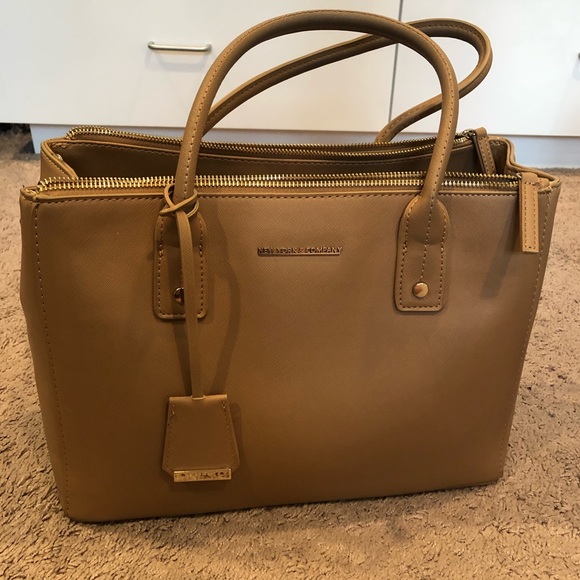 NY&Co Medium Sized Structured Tote - Picture 1 of 3
